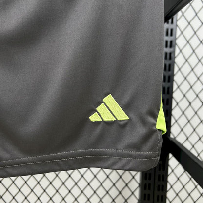 Bayern Munich 2025/26 Blackn Goalkeeper Kids Kit