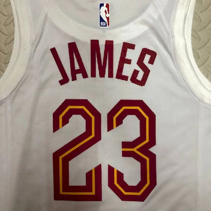 Camisa masculina do time principal LeBron Raymone James White