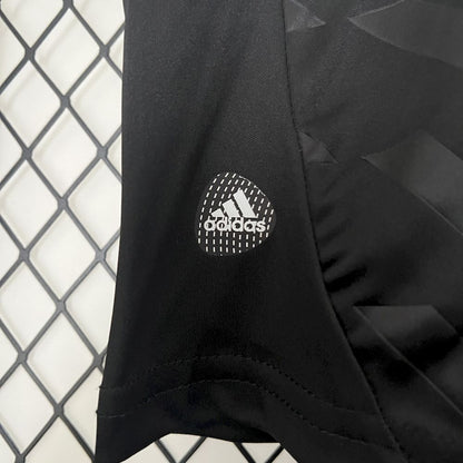 Camisa e shorts retrô infantil do Real Madrid 2011/12