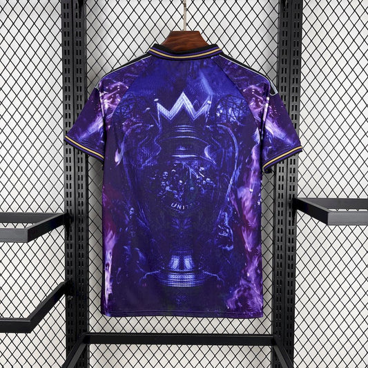 Camisa roxa edição especial do Manchester United 2025/26