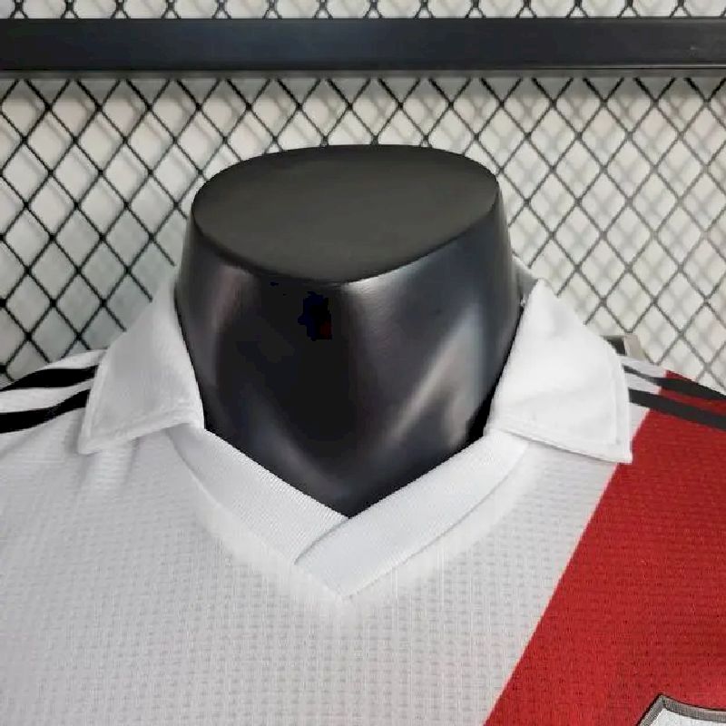 Camisa titular do River Plate 2023/24, versão jogador