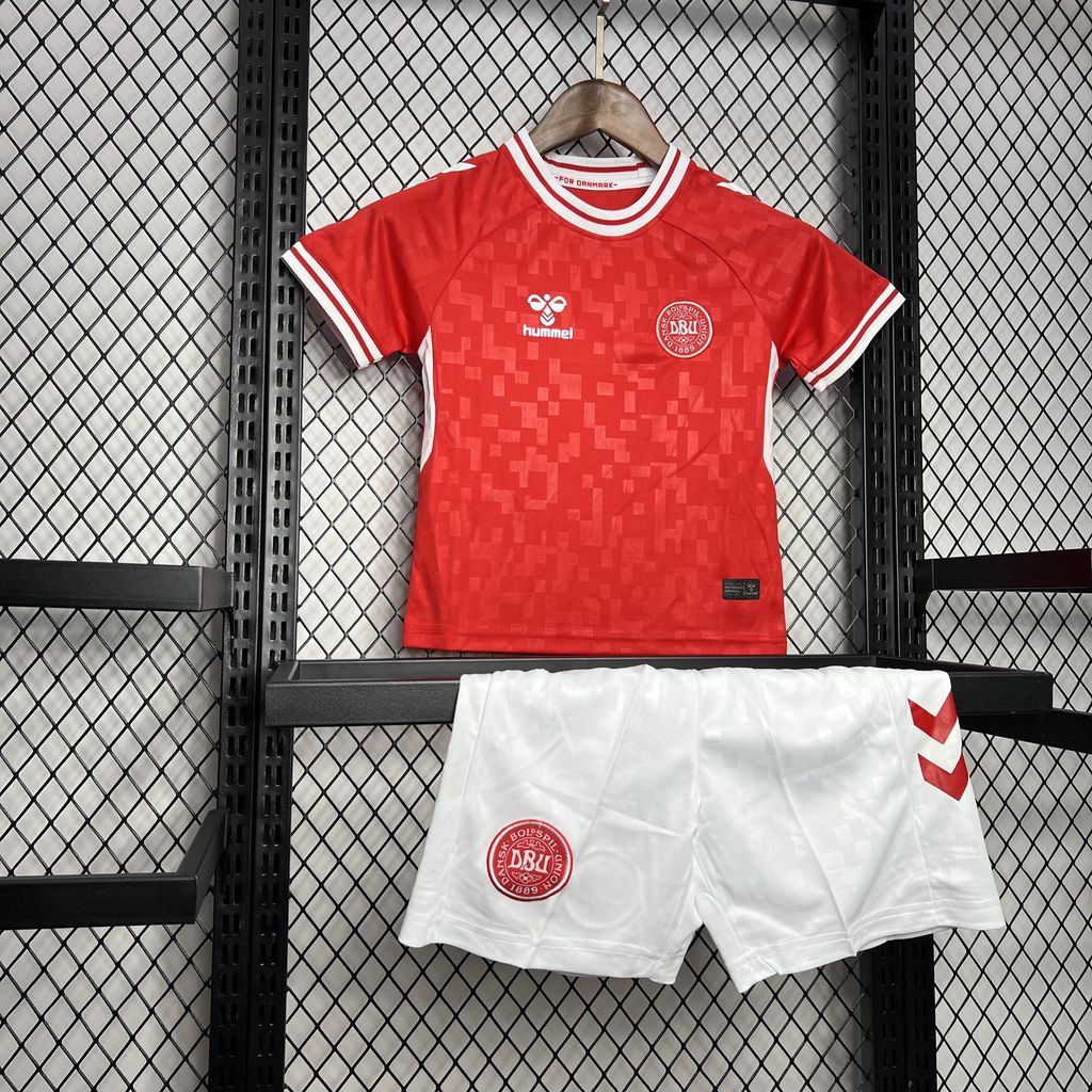 Dinamarca 2024/25 Euro Home Kit Infantil