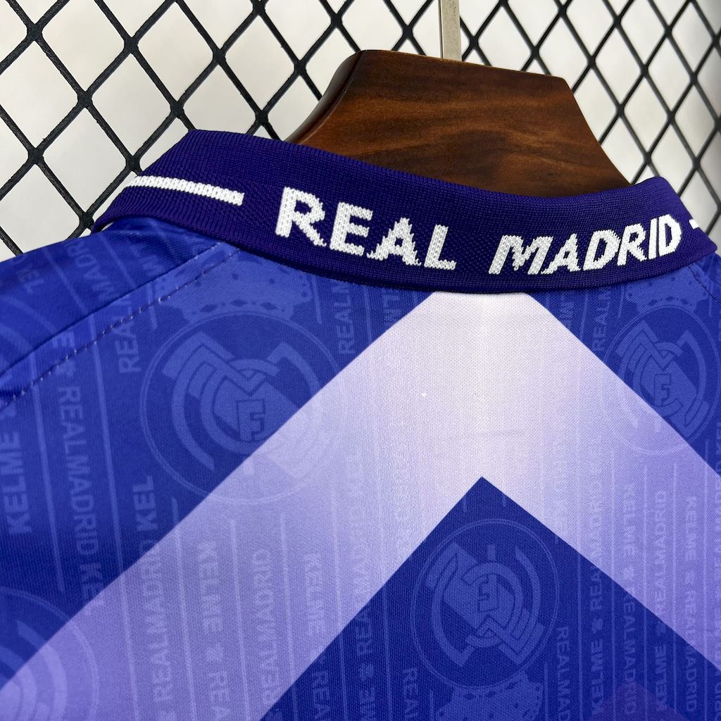 Camisa reserva retrô do Real Madrid 1996/97