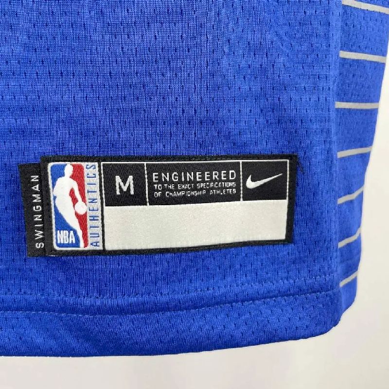 Camisa azul do time juvenil Russell Westbrook