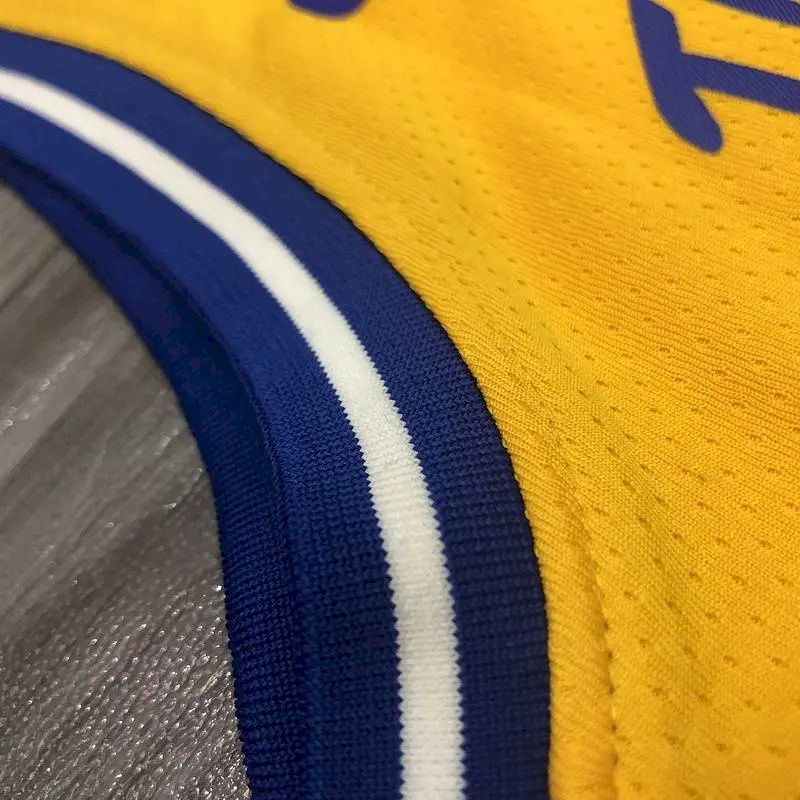 Camisa amarela masculina Klay Thompson versão jogador – The City Classic Edition
