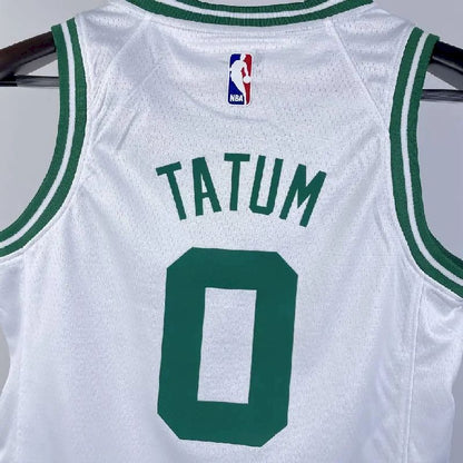 Camisa branca do time juvenil Jayson Tatum