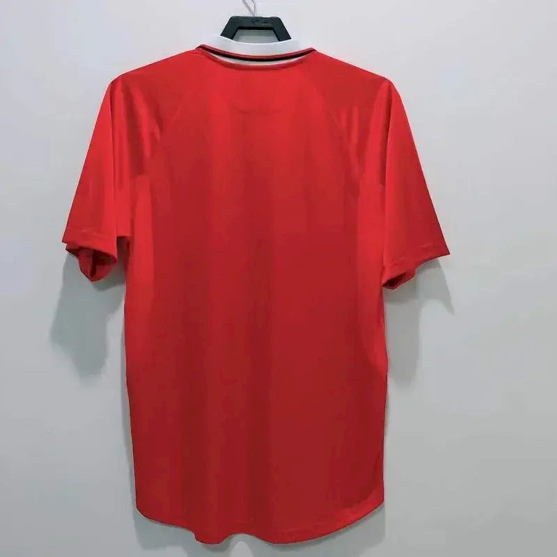 Camisa retrô da final da Liga dos Campeões em casa do Manchester United de 1999