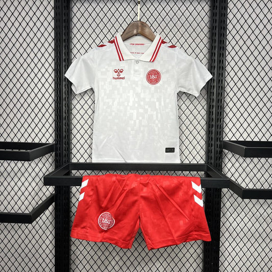 Kit reserva infantil Dinamarca 2024/25 Euro