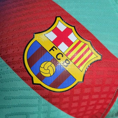 Camisa de treino pré-jogo do Barcelona 2023/24, versão jogador