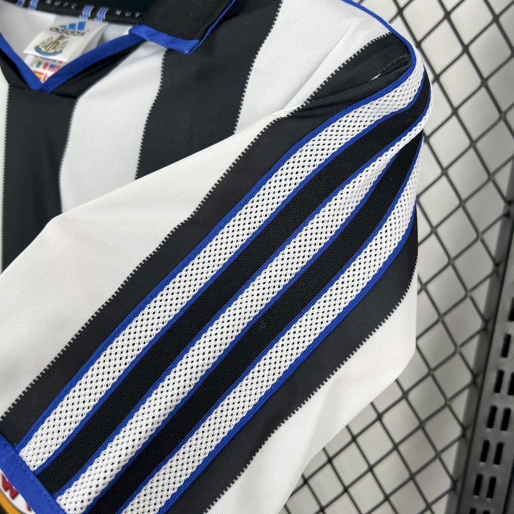 Camisa retrô do Newcastle United 1999/00
