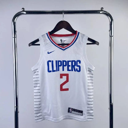 Camisa branca do time juvenil Kawhi Leonard