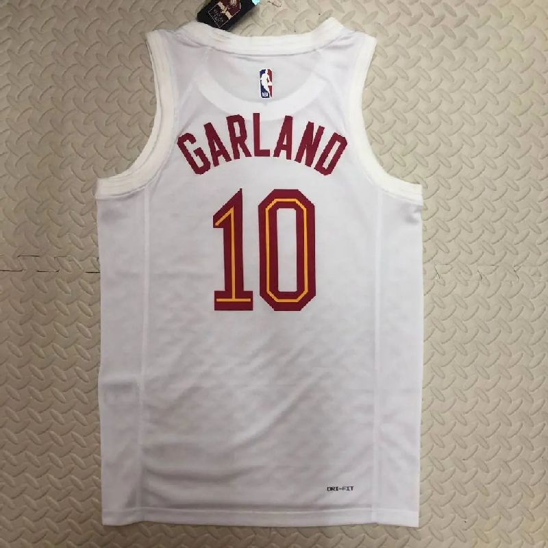 Camisa branca masculina do time titular Darius Garland