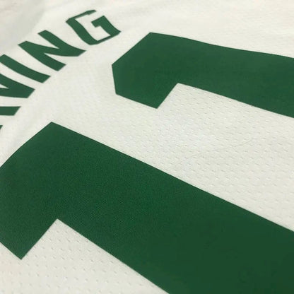 Camisa masculina Kyrie Irving branca do time – Edição de 75º aniversário