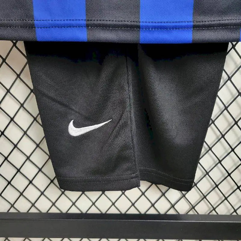 Camisa e shorts retrô infantil Inter de Milão 2009/10