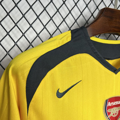 Camisa retrô reserva do Arsenal 2005/06