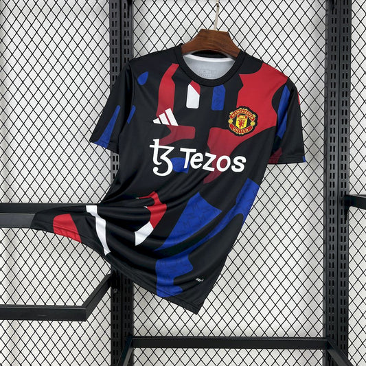 Camisa pré-jogo do Manchester United 2024/25