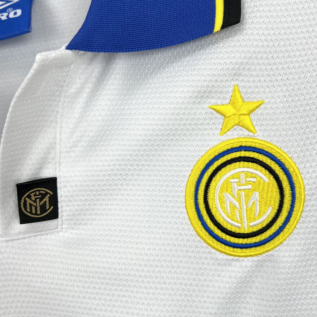Camisa retrô reserva do Inter de Milão 1997/98