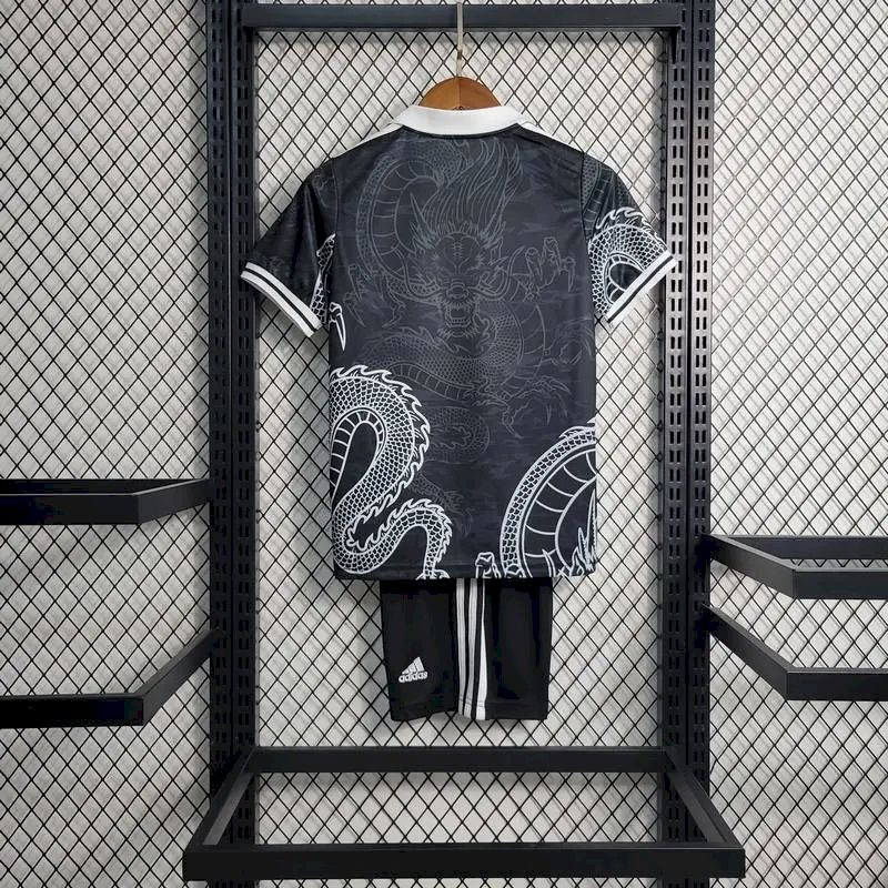 Kit Infantil Real Madrid 2022/23 Black Dragon Edition