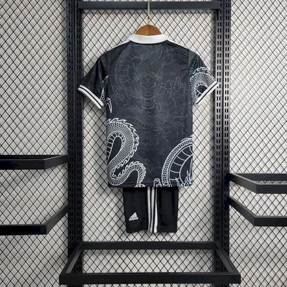 Kit Infantil Real Madrid 2022/23 Black Dragon Edition