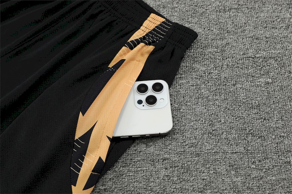 Camisa de treino adulto + short do Real Madrid 2024/25 14001