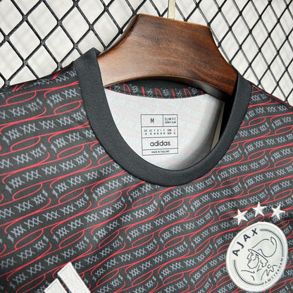 Camisa pré-jogo do Ajax 2024/25