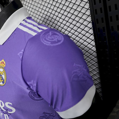 Maillot Real Madrid 2025/26 édition spéciale violet clair version joueur