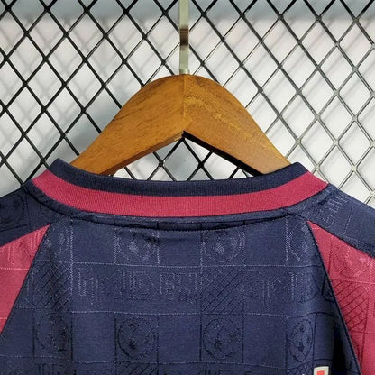 Camisa retrô do West Ham United 2010