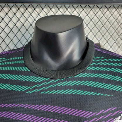 Camisa de treino pré-jogo do Real Madrid 2023/24, versão jogador