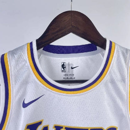 Camisa branca do time juvenil Kobe Bryant