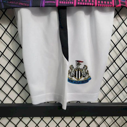 Kit Infantil Edição Especial Newcastle United 2023/24