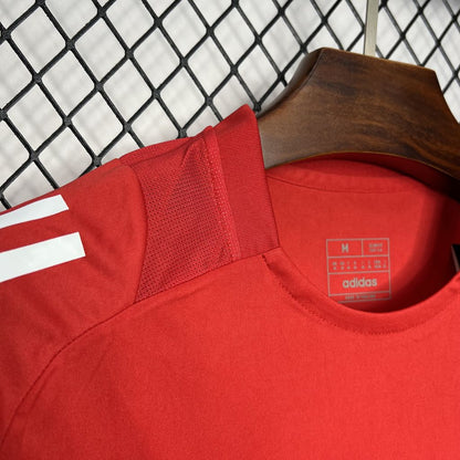 Camisa vermelha pré-jogo Manchester United 2024/25