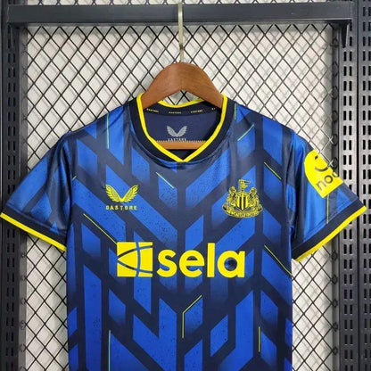 Terceiro uniforme infantil do Newcastle United 2023/24