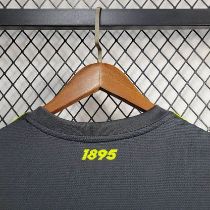 Terceira camisa retrô do Flamengo 2019/20