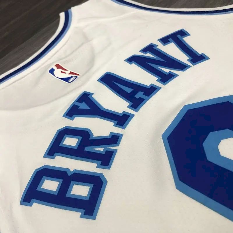 Camisa Kobe Bryant Masculina Branca Versão Jogador – Edição Clássica Retro