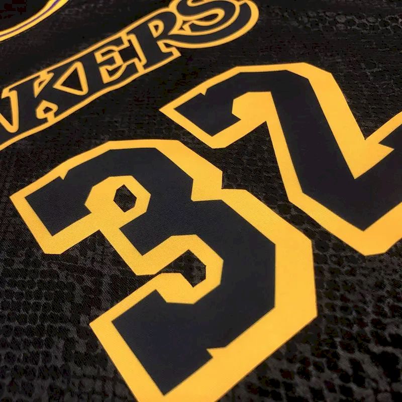 Camisa masculina Earvin Johnson Black Mamba versão jogador