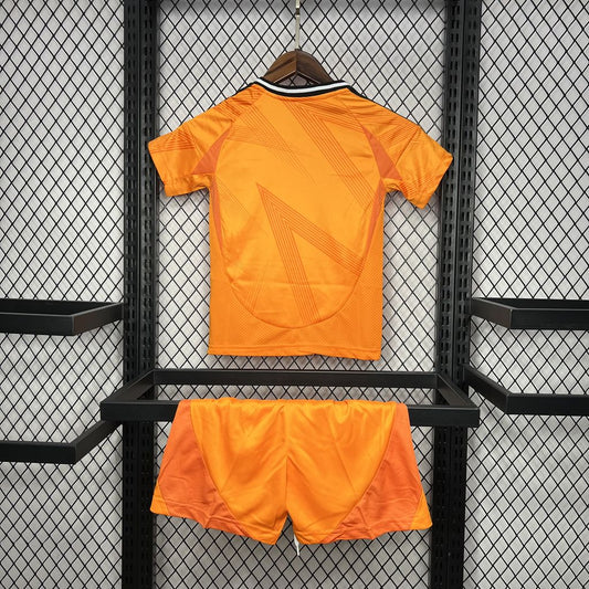 Kit reserva infantil do Real Madrid 2024/25