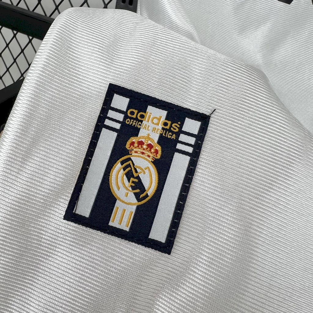 Camisa retrô do Real Madrid 1998/00