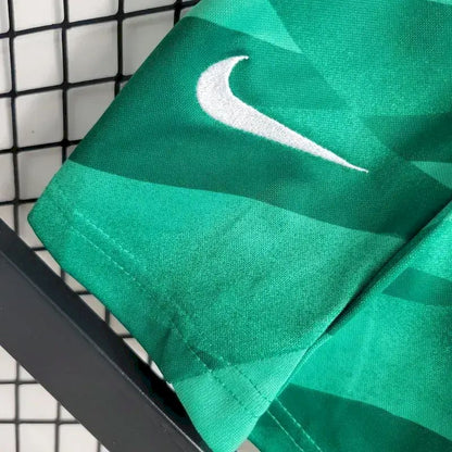 Kit de goleiro infantil verde do Barcelona 2023/24
