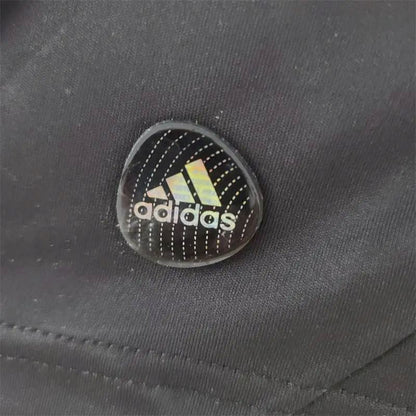 Camisa retrô de goleiro do Real Madrid 2011/12