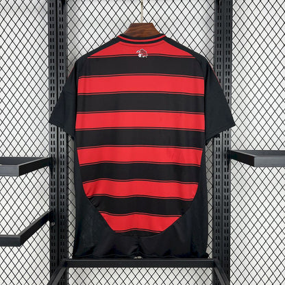 Camisa titular do Flamengo 2025/26