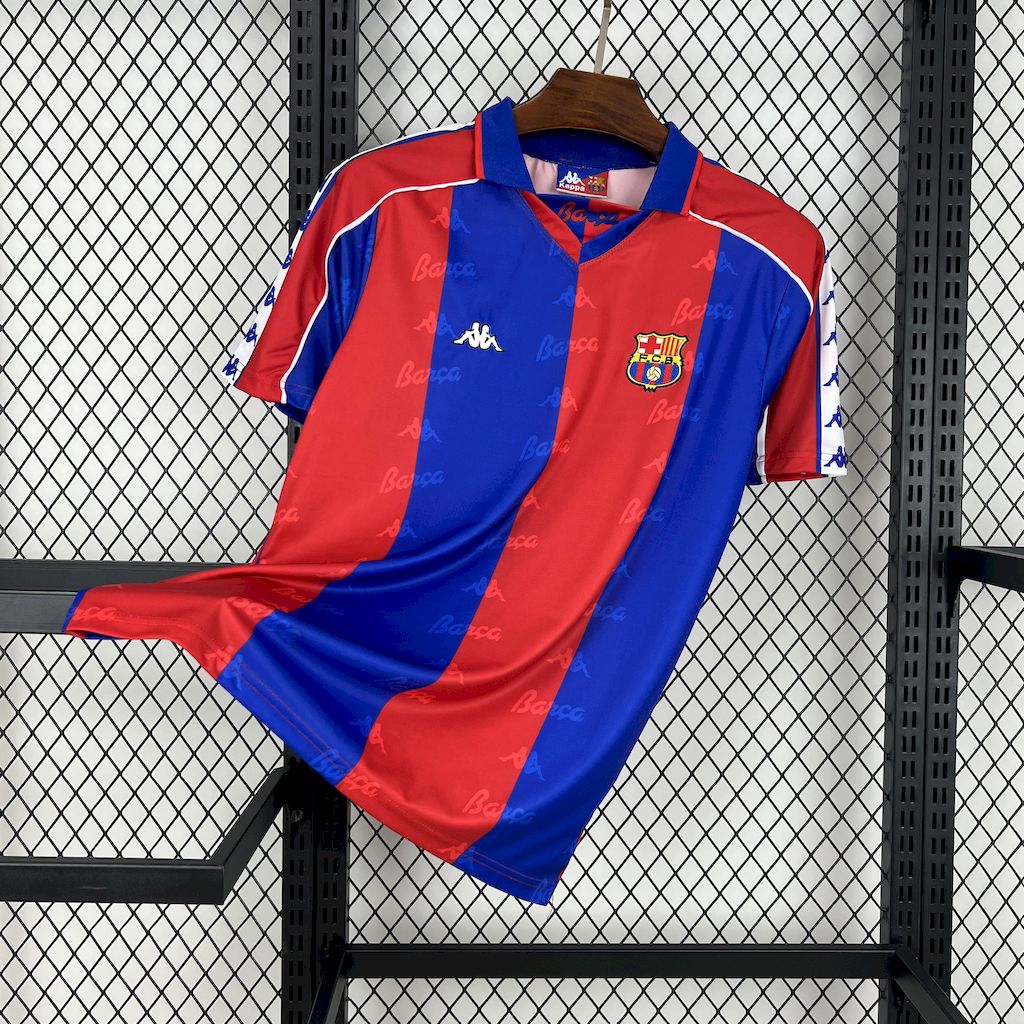 Camisa retrô titular do Barcelona 1992/95