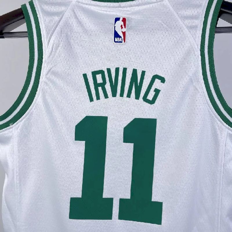Camisa branca do time juvenil Kyrie Irving