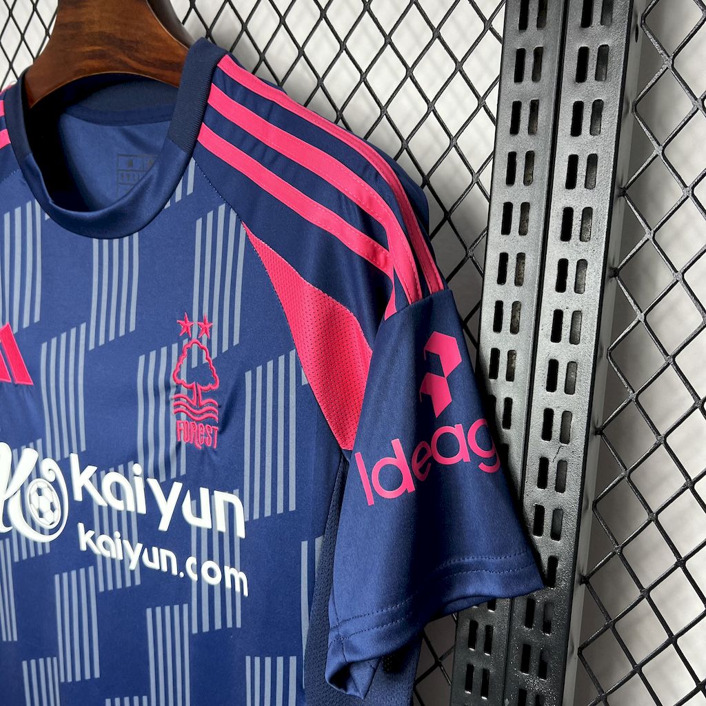 Camisa reserva do Nottingham Forest 2024/25