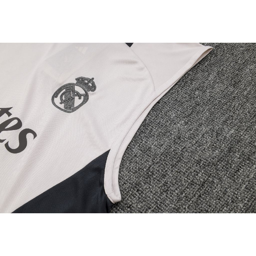 Camiseta regata e short adulto Real Madrid 2024/25 815