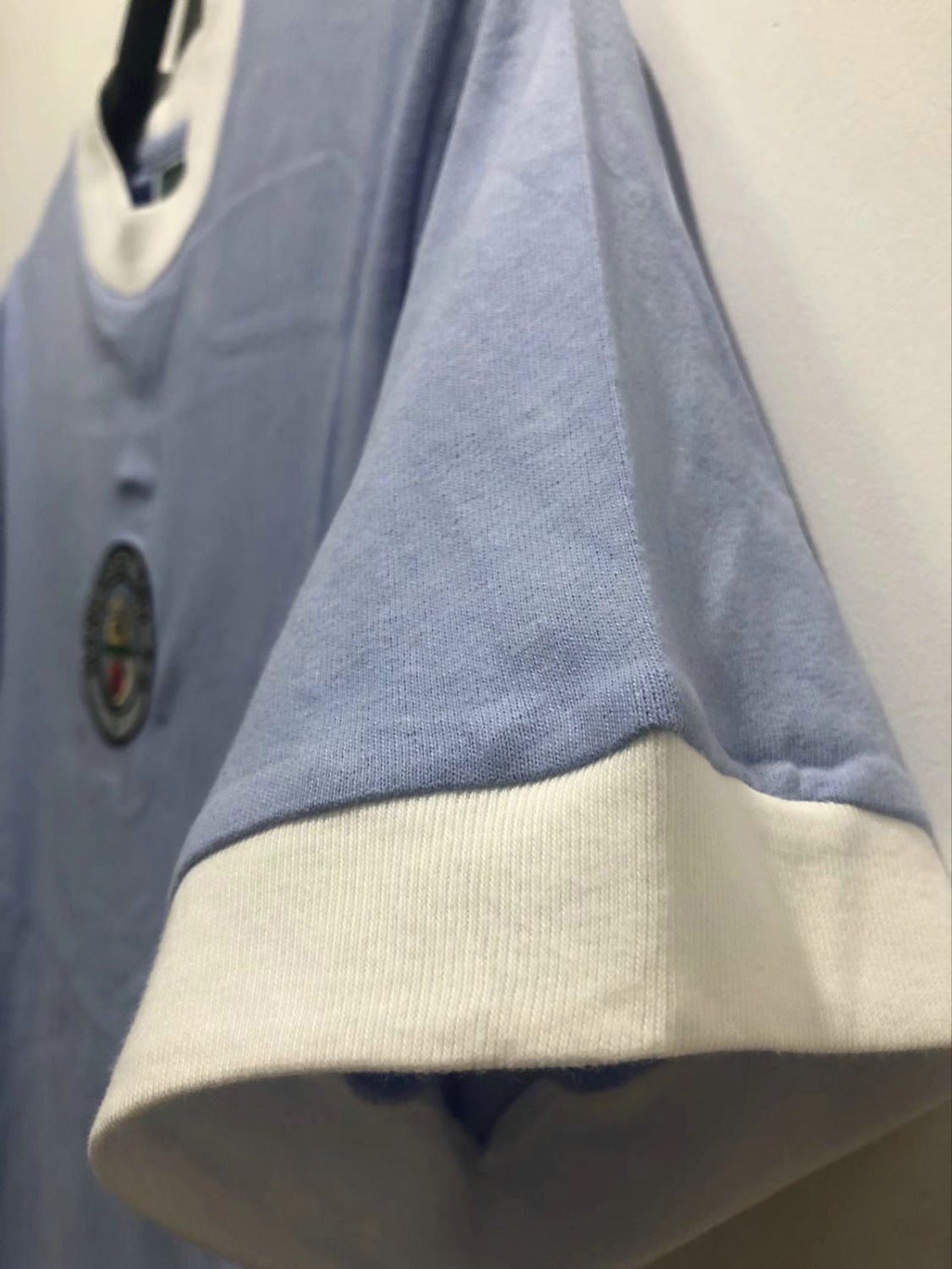 Camisa retrô do Manchester City de 1972