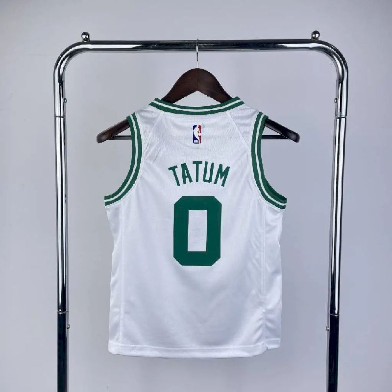 Camisa branca do time juvenil Jayson Tatum