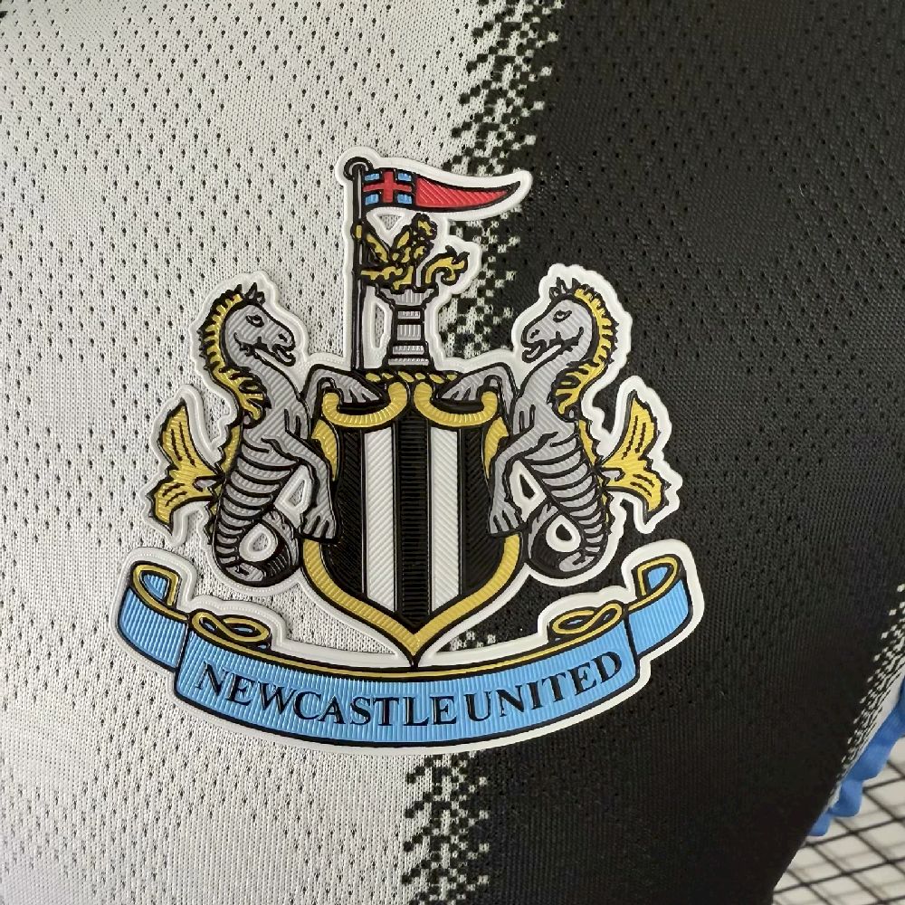 Men's Newcastle United 2025/26 Home Jersey Player Version