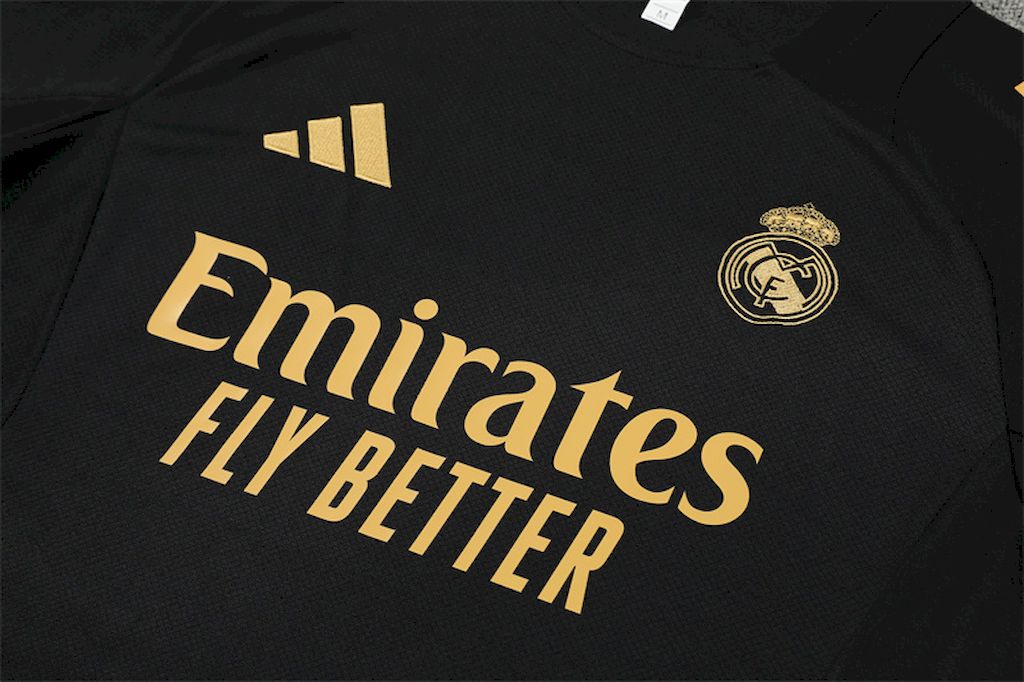 Camisa de treino adulto + short do Real Madrid 2024/25 14001