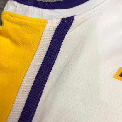 Camisa LeBron James Masculina Branca Versão Jogador – Edição Clássica Retrô