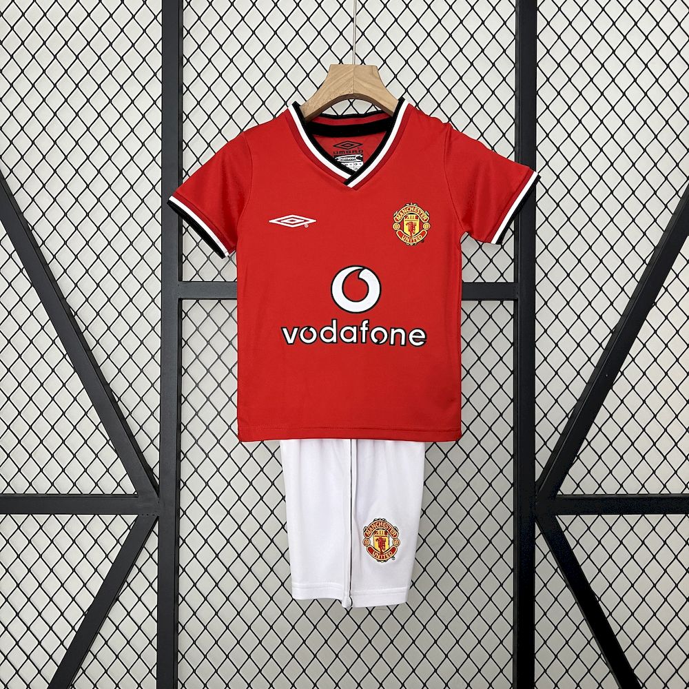 Camisa e shorts retrô infantil Manchester United 2000/02